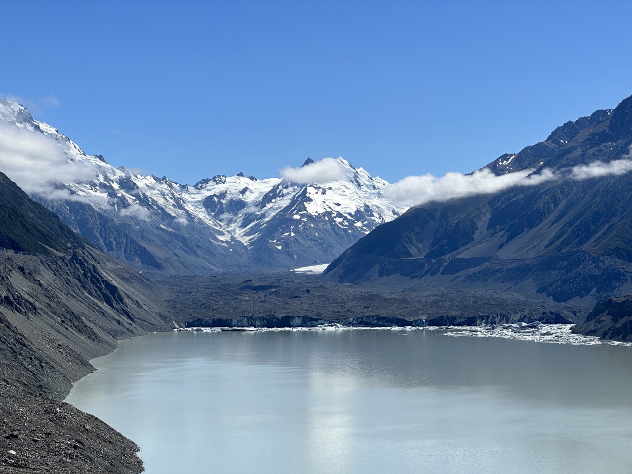 Tasman Lake with Tasman Glacier in the background, Aoraki is in the top left