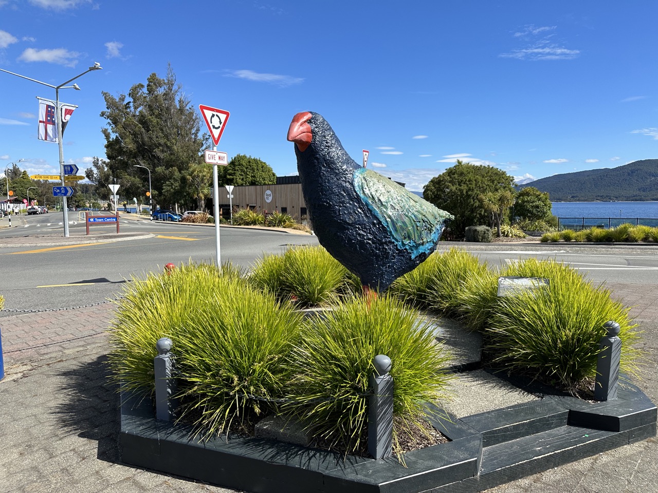 Takahe statue in Te Anau