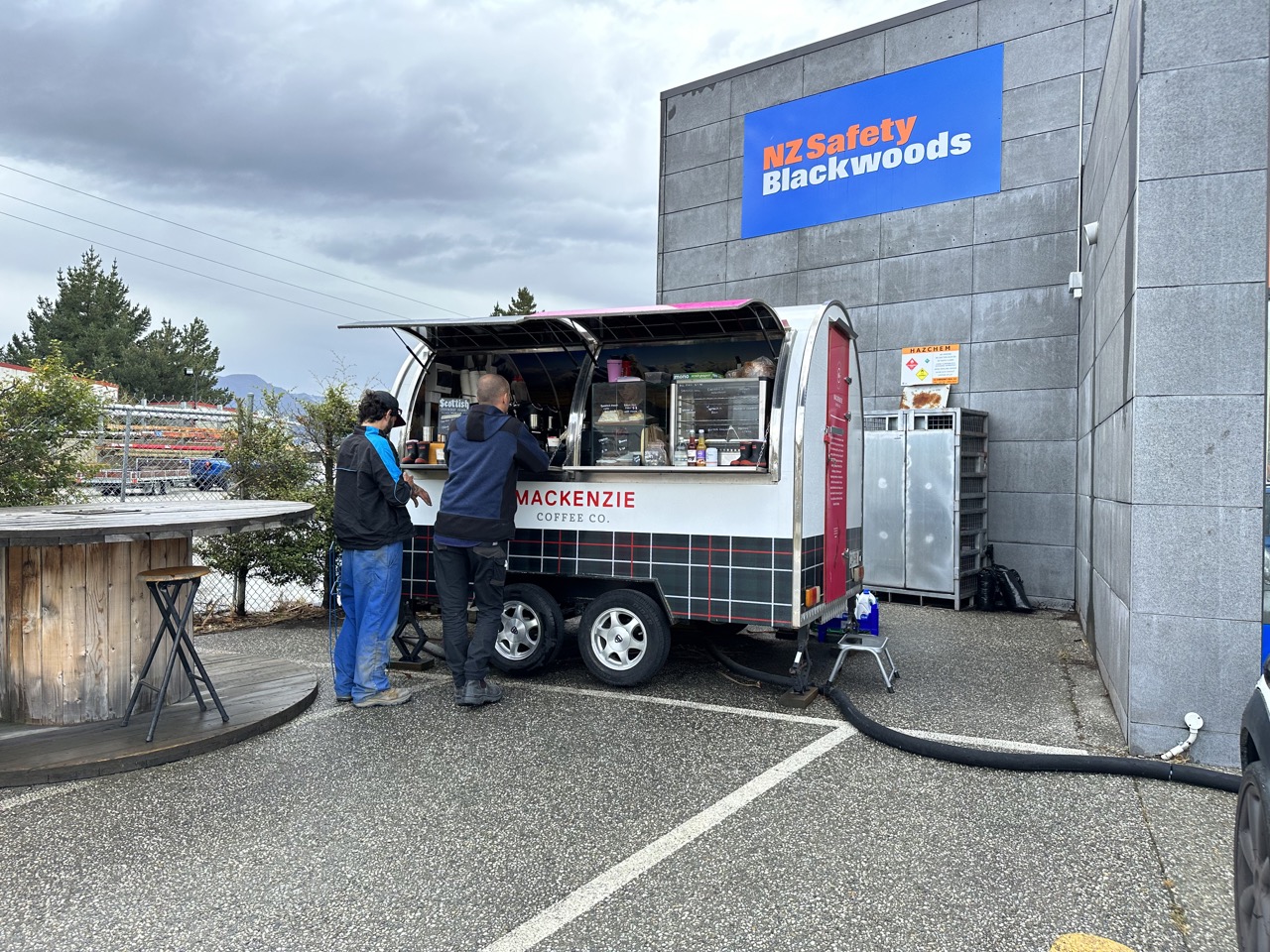 Before leaving Queenstown I stopped to buy coffee from this coffee truck