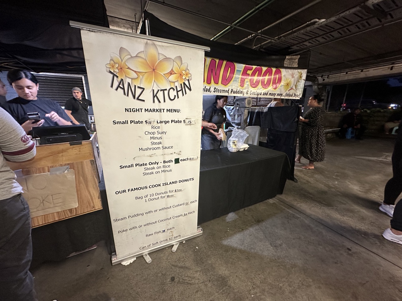 I got some food from Tanz Ktchn Island Food: it had the longest line