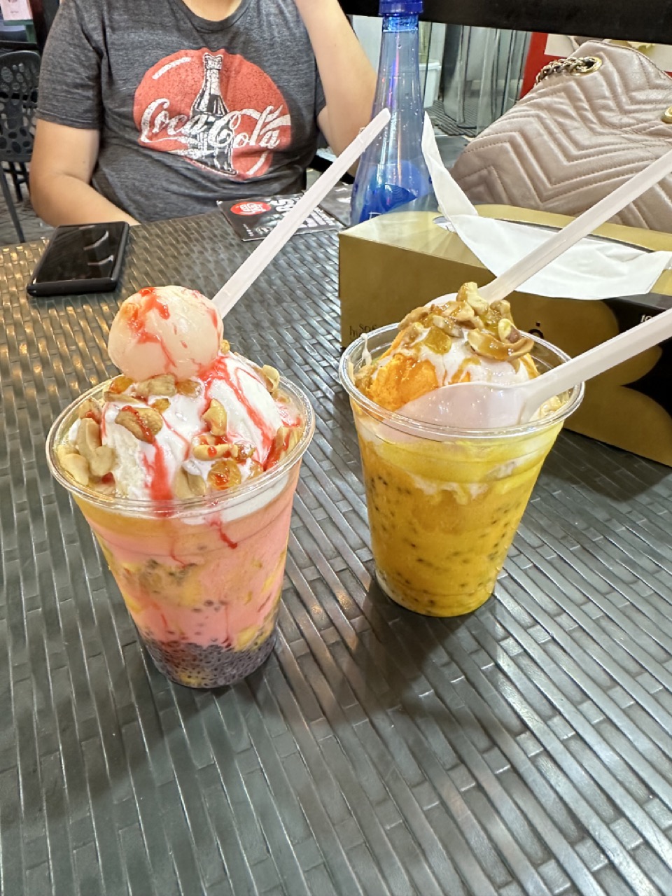 Fruit falooda and mango falooda