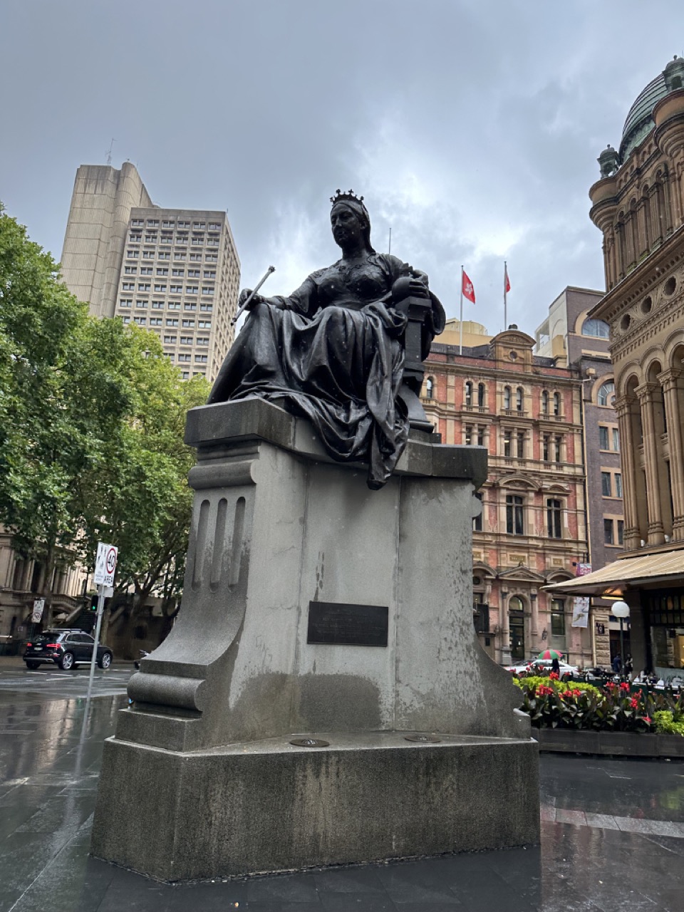 Statue of Queen Victoria outside the QVB