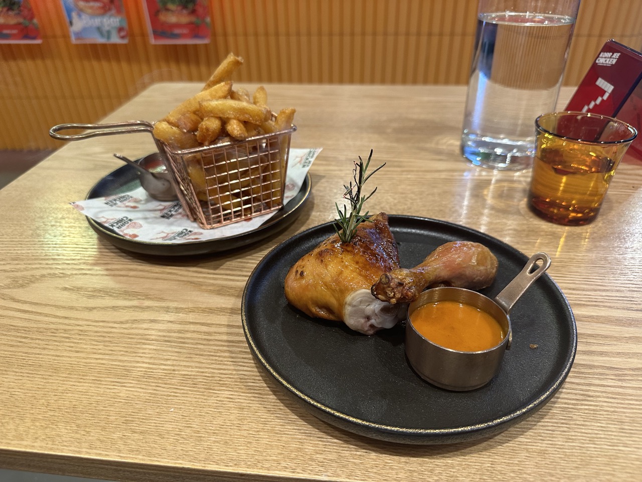 I went to Kor Jee Chicken in St Kilda to grab food, it was one of the few restaurants still open by the time I was able to go out for food