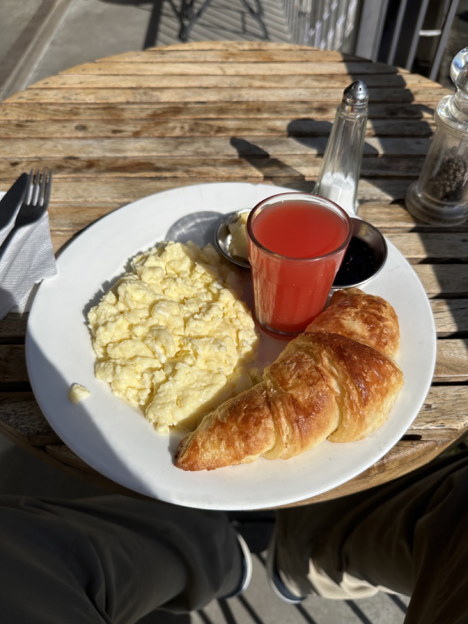 I ordered the French breakfast which came with scrambled eggs, a croissant, and juice